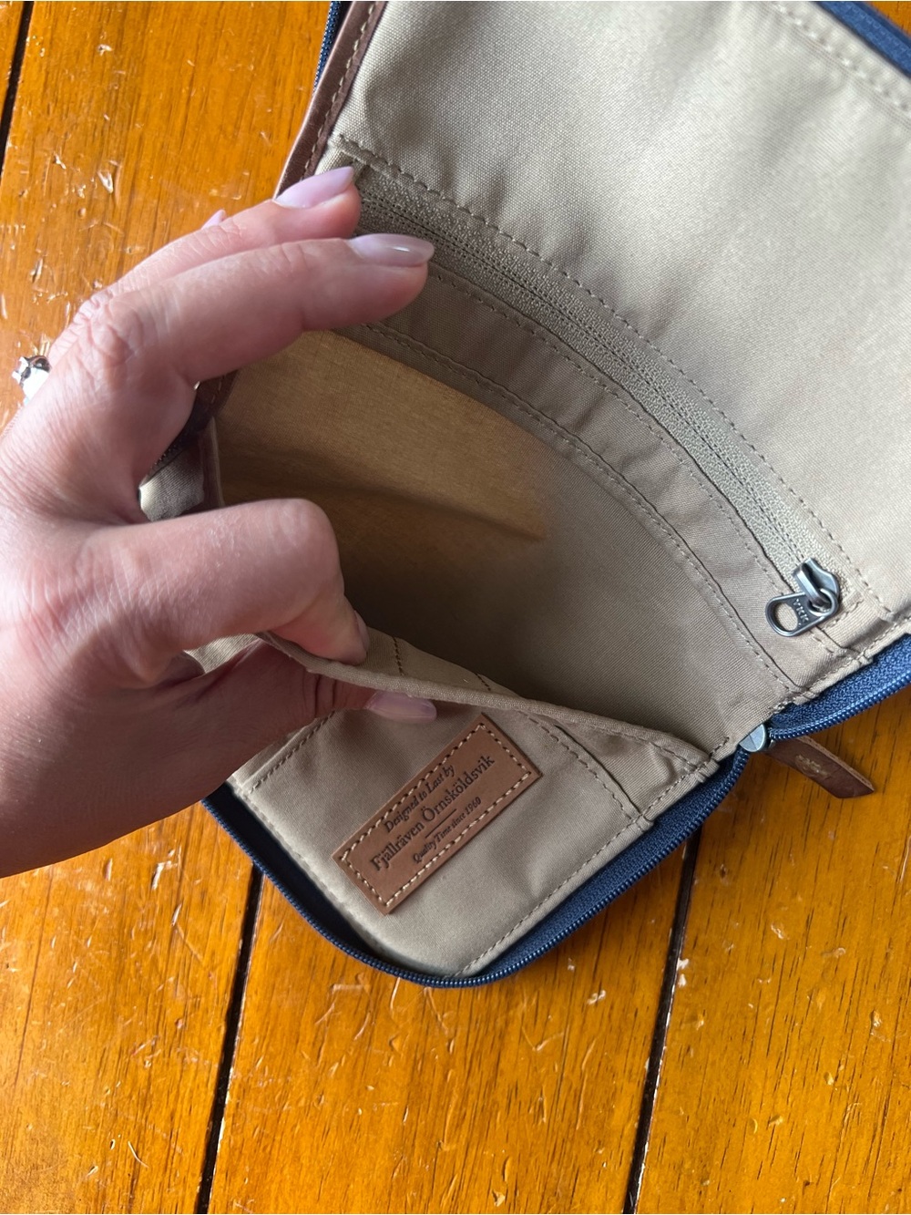 Fjällräven Travel Passport Wallet - Picture 12 of 15